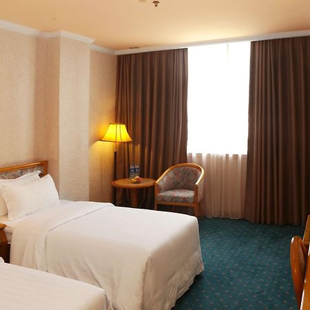 Golden City Hotel Foshan Exterior photo